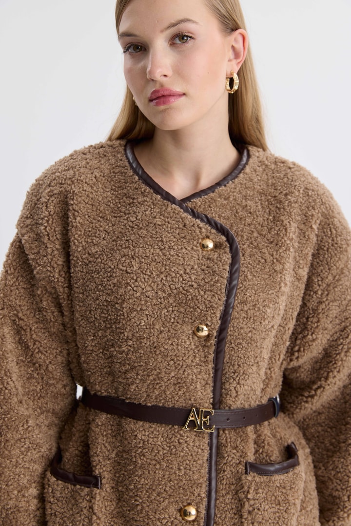 Novi Kemer Aksesuar Detaylı Peluş Ceket - Camel