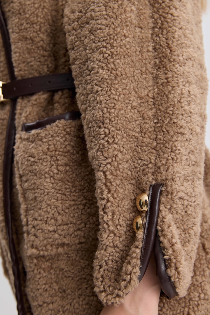Novi Kemer Aksesuar Detaylı Peluş Ceket - Camel
