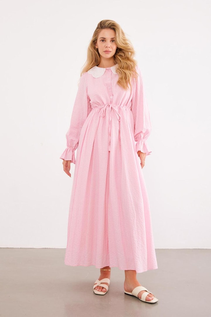 Oversize Yakası Dantel İşlemeli Elbise - Pembe