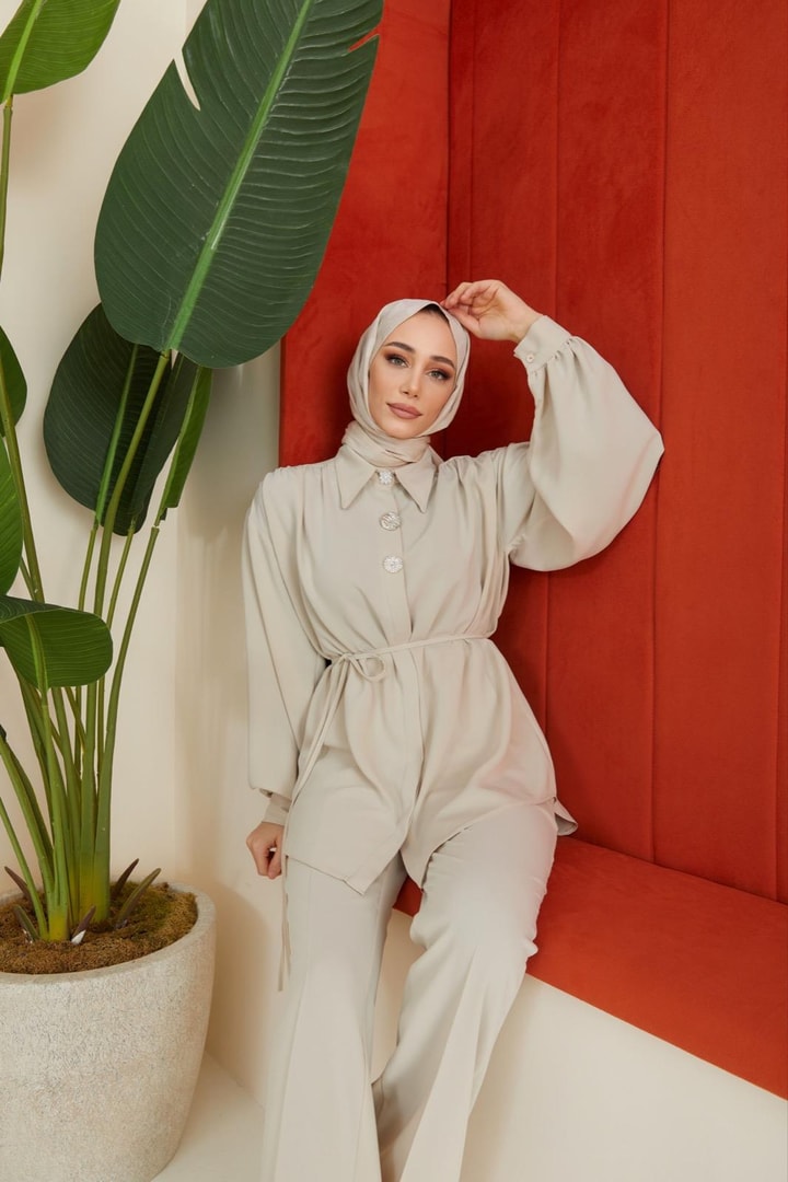 Perle Aksesuarlı Krep Takım - Bej