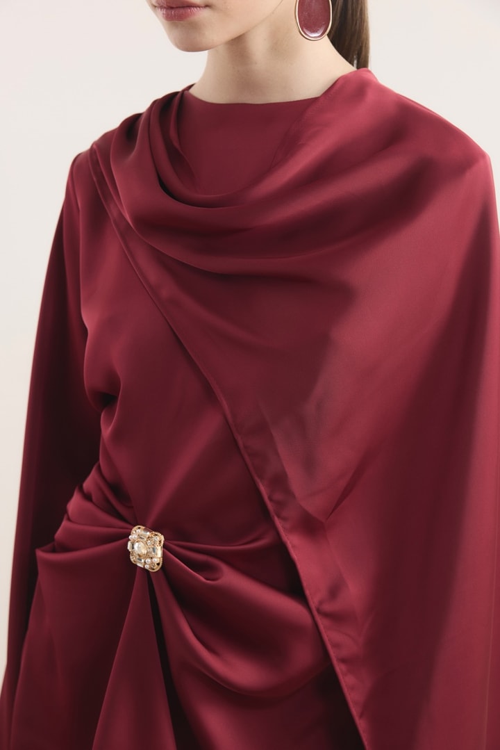 Saten Broşlu Takım - Bordo