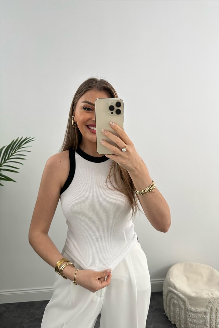 Biyeli Detaylı Halter Yaka Fitilli Atlet Beyaz