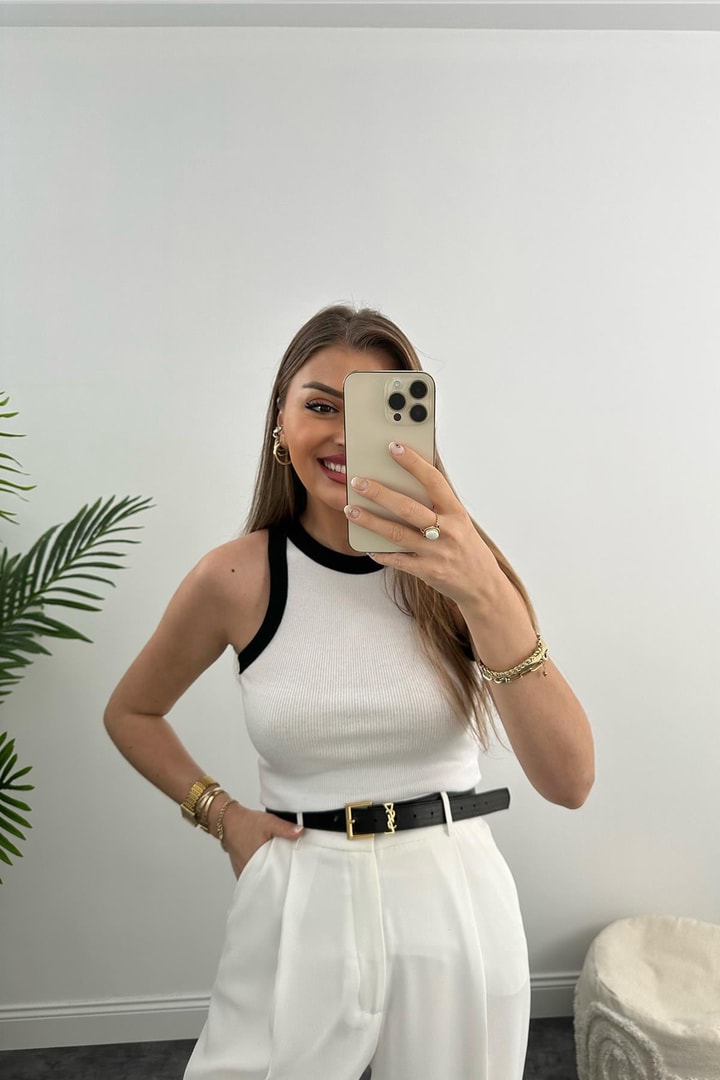 Biyeli Detaylı Halter Yaka Fitilli Atlet Beyaz