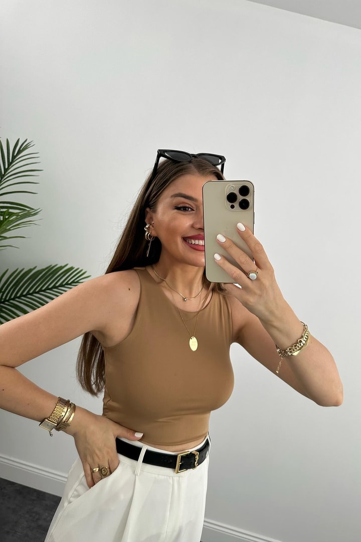 Double Kumaş Likralı Halter Yaka Crop Bluz Camel
