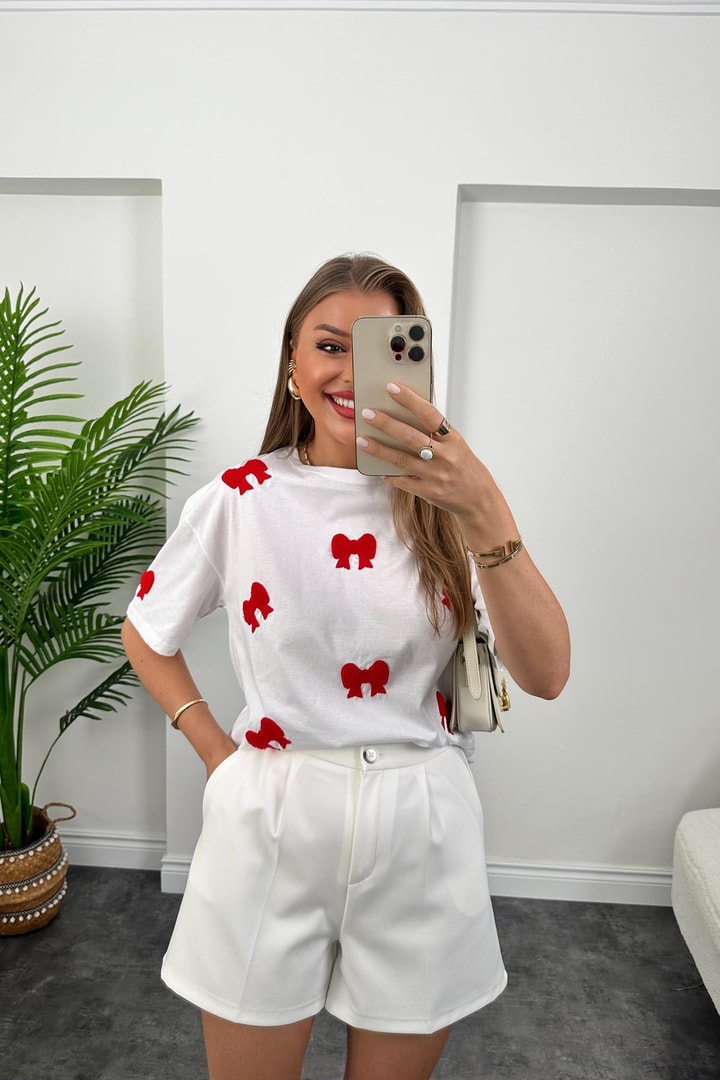 Fiyonk Nakışlı Tam Pamuklu Tasarım Tshirt Beyaz