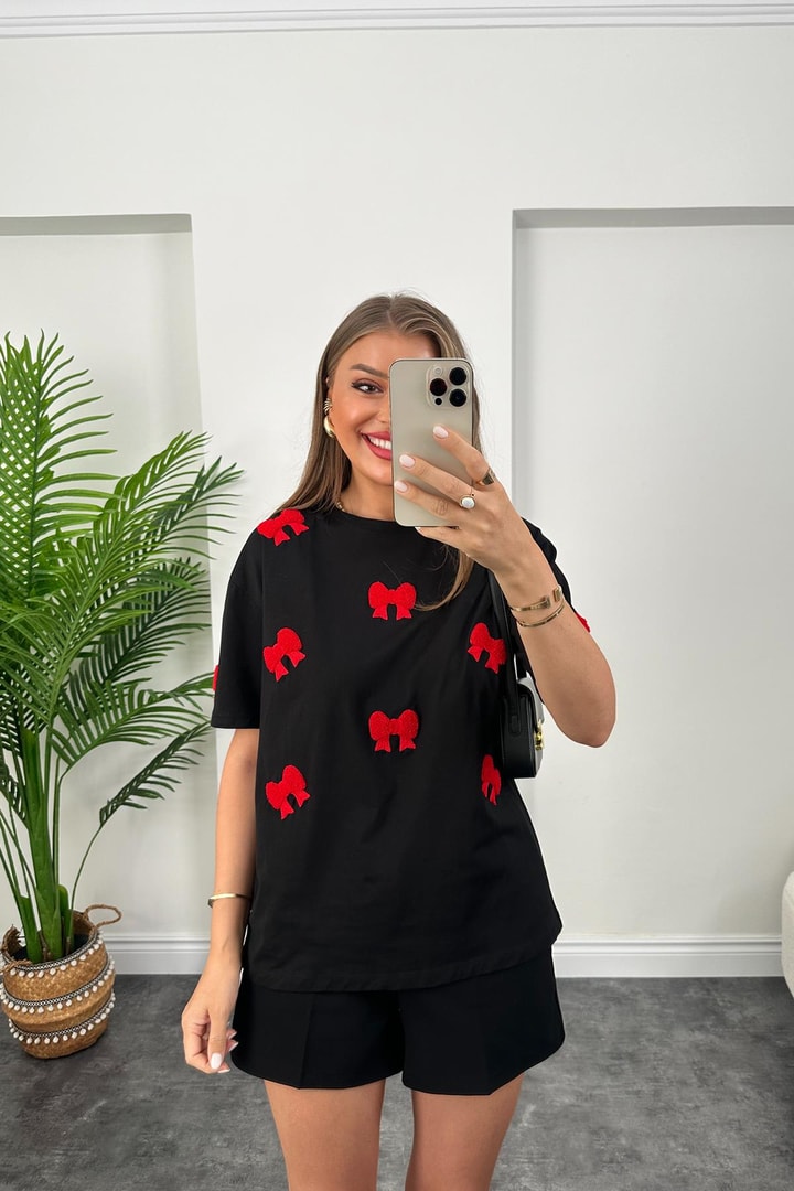 Fiyonk Nakışlı Tam Pamuklu Tasarım Tshirt Siyah