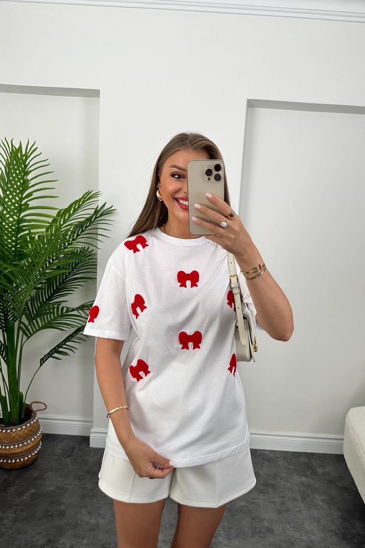 Fiyonk Nakışlı Tam Pamuklu Tasarım Tshirt Beyaz
