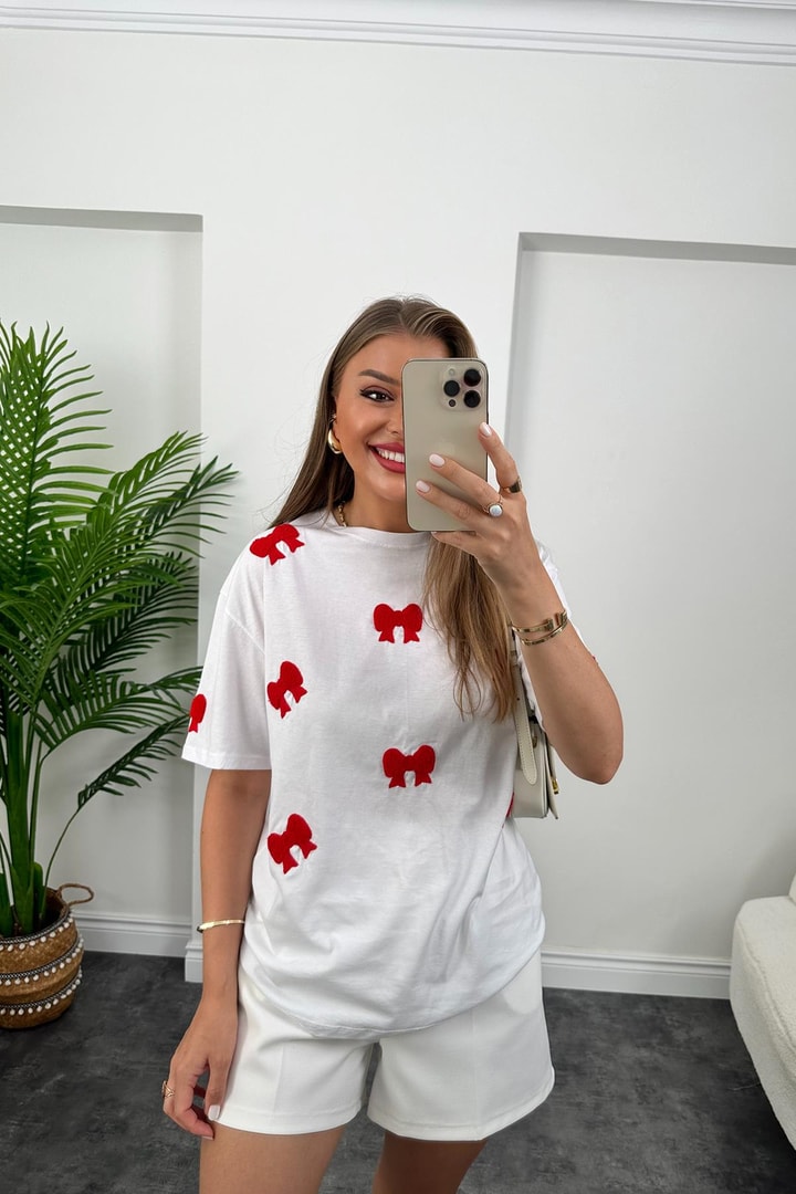 Fiyonk Nakışlı Tam Pamuklu Tasarım Tshirt Beyaz