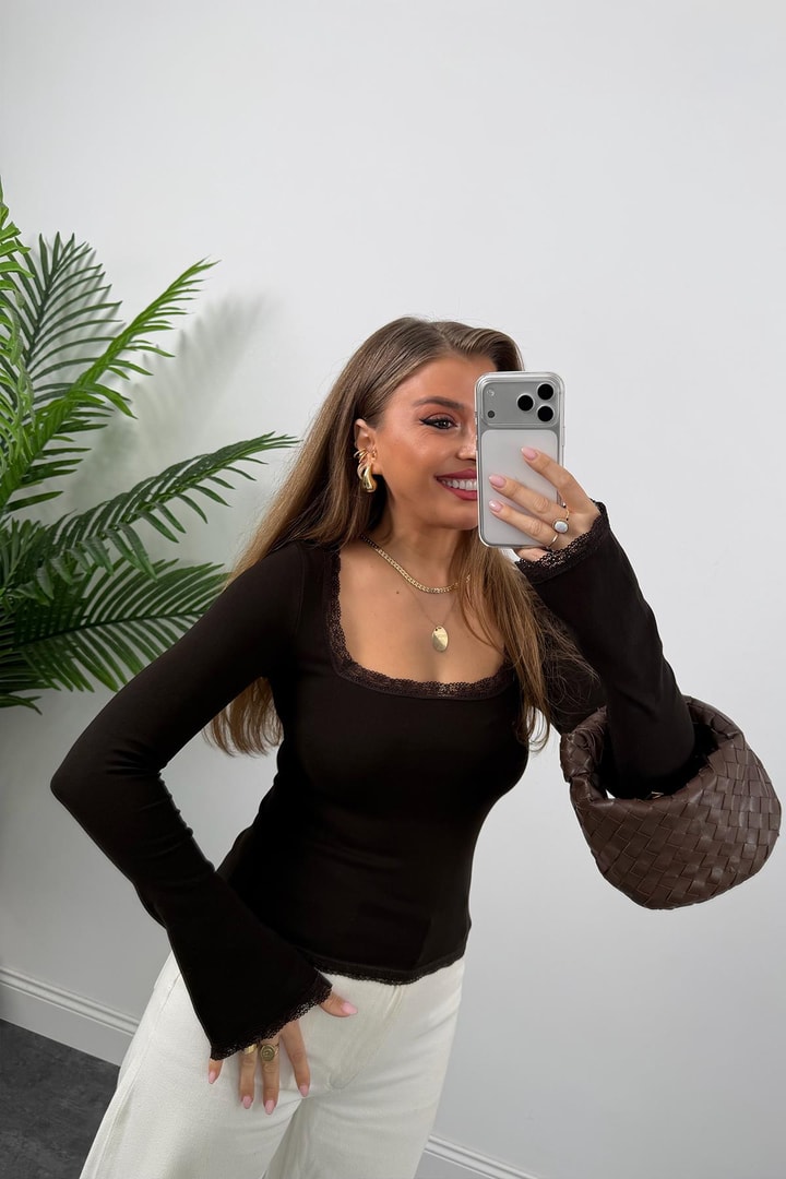 Lux Kalite Dantelli Kare Yaka Tam Pamuklu Basic Bluz Acı Kahve