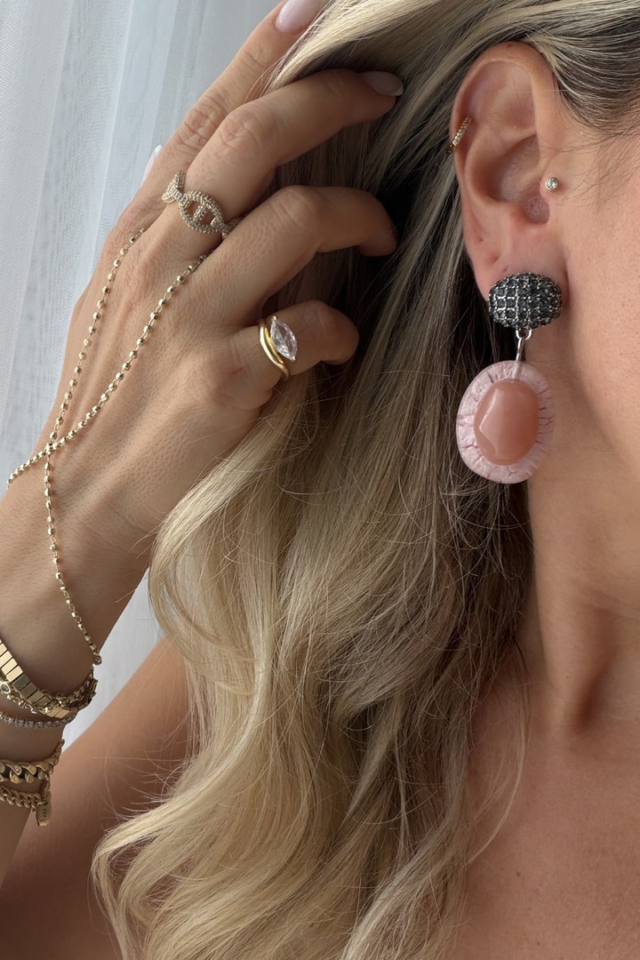 Marka Model Antrasit Taşlı Pembe Küpe