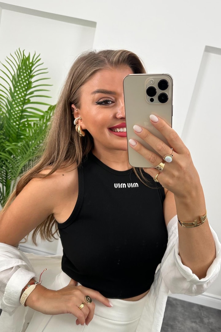 Marka Model Miu Nakışlı Halter Yaka Uzun Atlet Siyah 