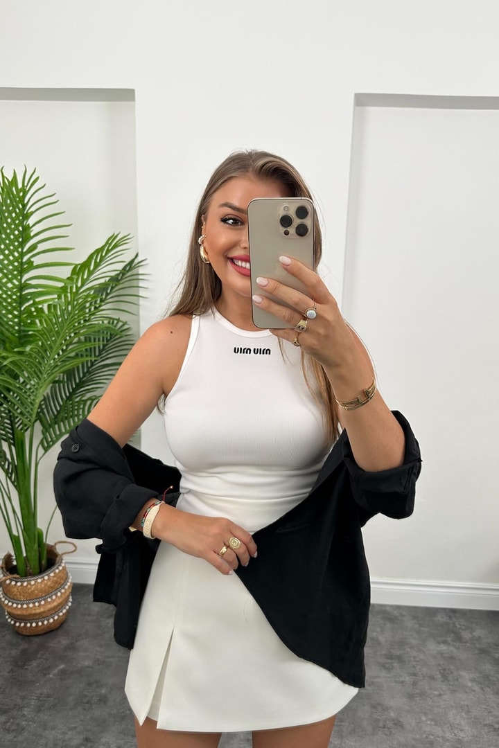 Marka Model Miu Nakışlı Halter Yaka Uzun Atlet Beyaz