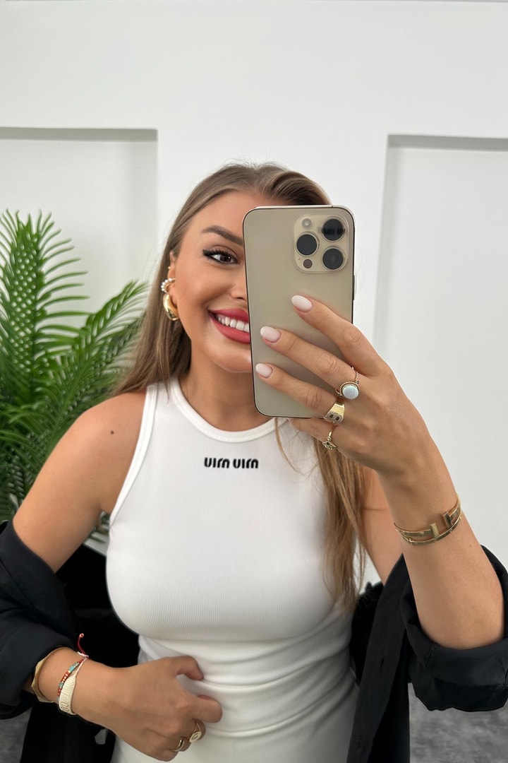 Marka Model Miu Nakışlı Halter Yaka Uzun Atlet Beyaz