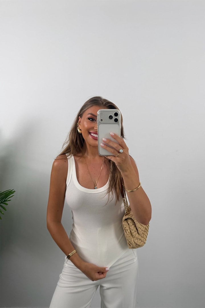 Orjinal Marka Tam Pamuklu U Yaka Basic Atlet Ekru