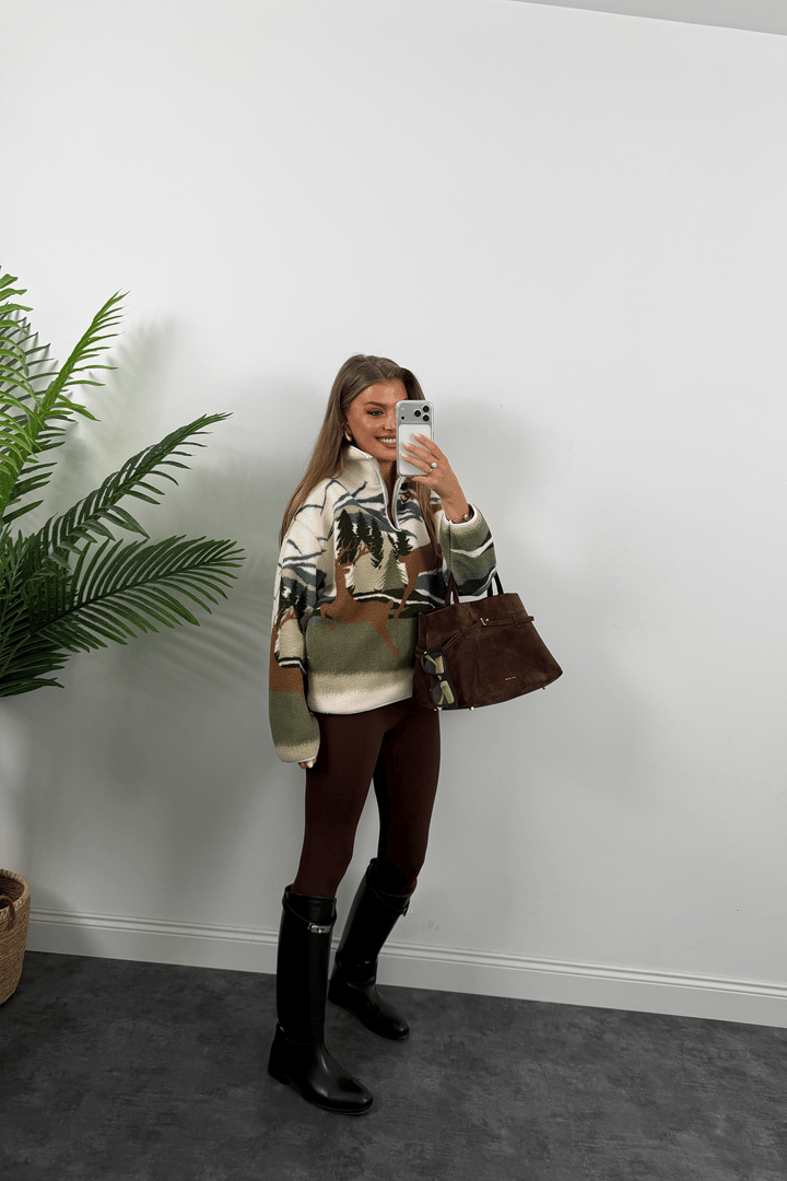 Oysh Model Ağaçlı Geyikli Polar Sweat