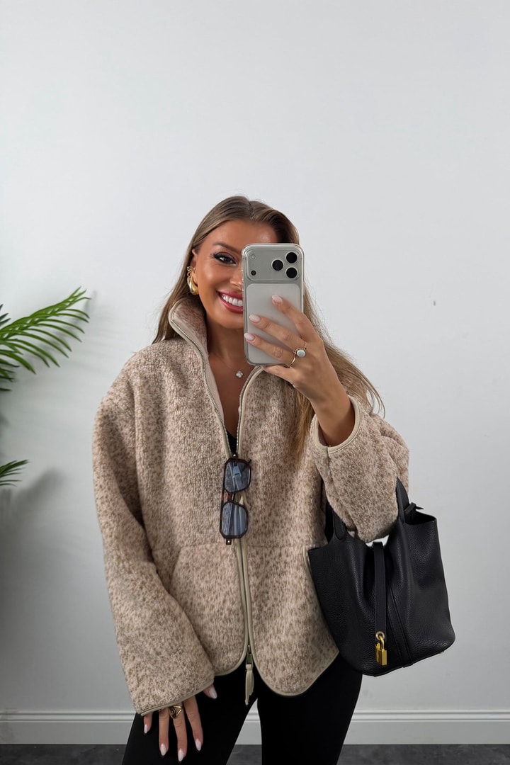 Oysh Model Polar Ceket Desensiz Bej Çimçimli
