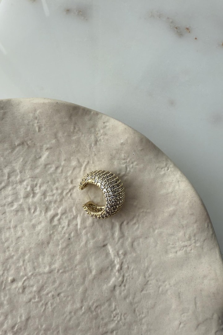 Özel Seri Bombeli Zirkon Taşlı Kıkırdak Küpesi