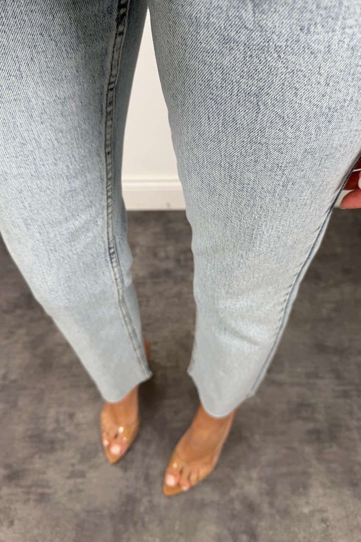 Premium Kalite Paçası Kesik Toparlayıcı Boyfit Jean Yıkamalı Mavi 1006 