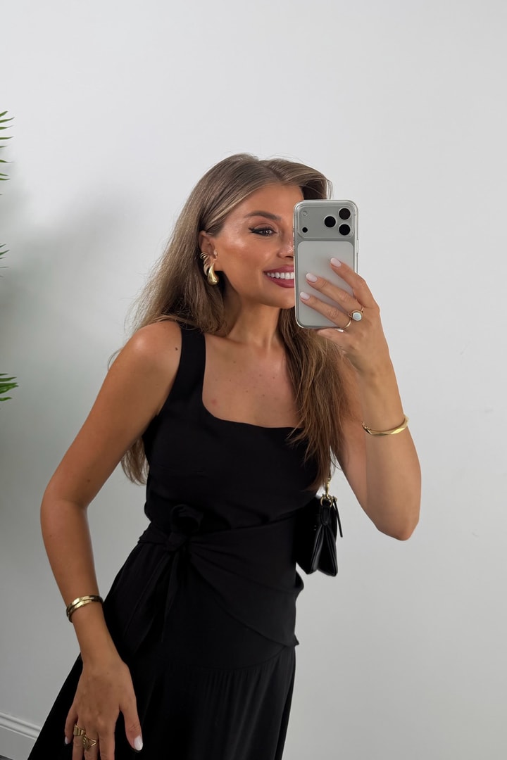 Premium Seri Kare Yaka Beli Fularlı Midi Boy Tensel Elbise Siyah