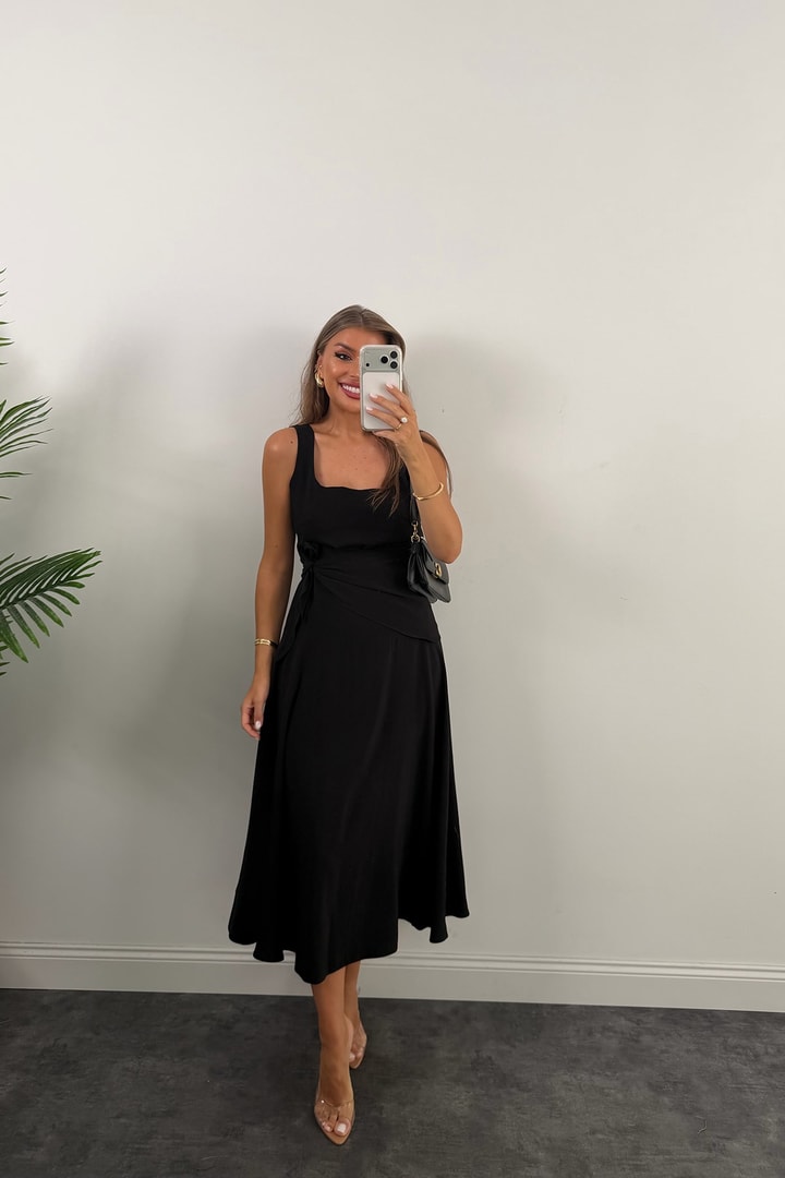 Premium Seri Kare Yaka Beli Fularlı Midi Boy Tensel Elbise Siyah