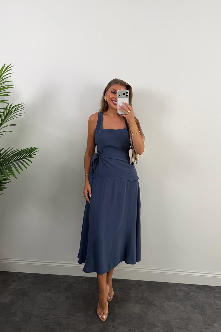 Premium Seri Kare Yaka Beli Fularlı Midi Boy Tensel Elbise İndigo