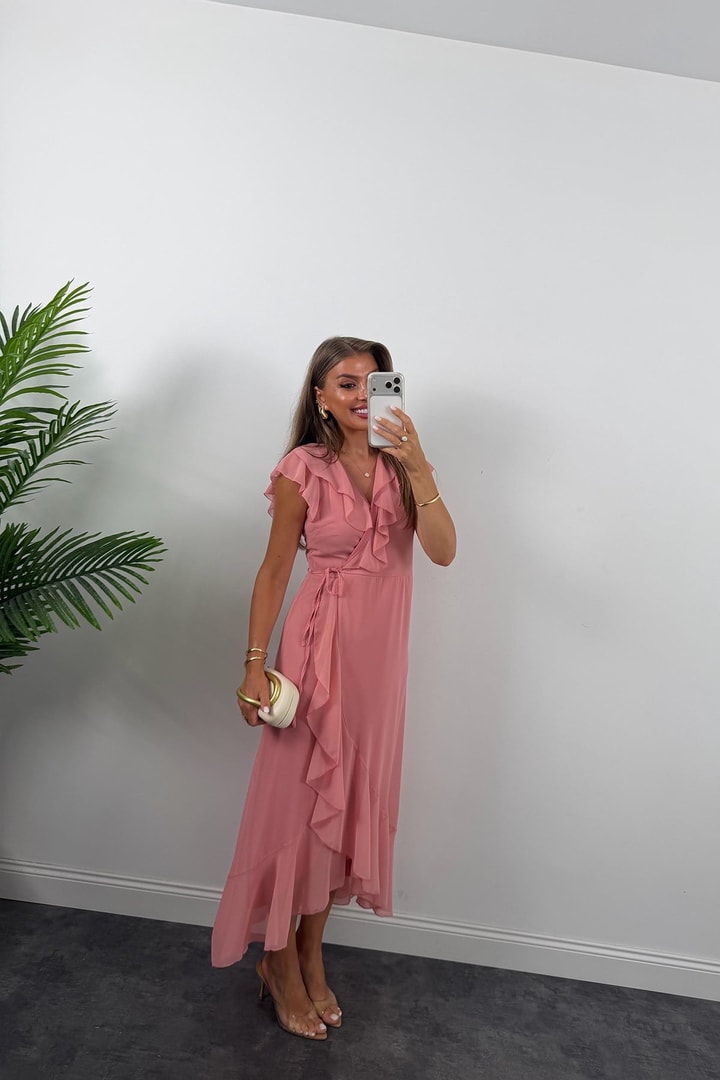 Premium Seri Kruvaze Volanlı Şifon Elbise Pastel Pembe