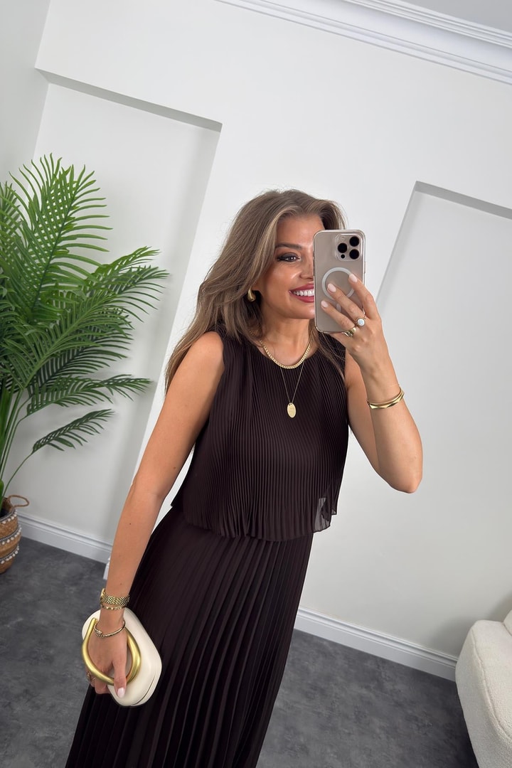 Premium Seri Pileli Maxi Şifon Elbise Acı Kahve