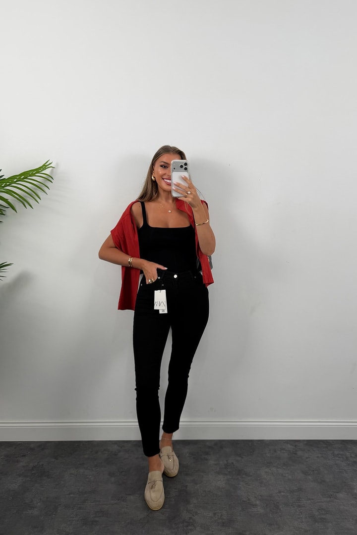 Premium Seri Süper Black Likralı Toparlayıcı Siyah Skinny Jean 
