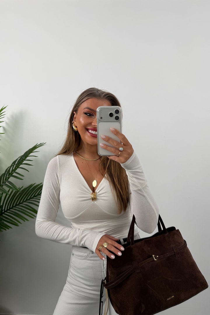 Premium Seri Tam Pamuklu Gold Detaylı Basic Bluz Ekru