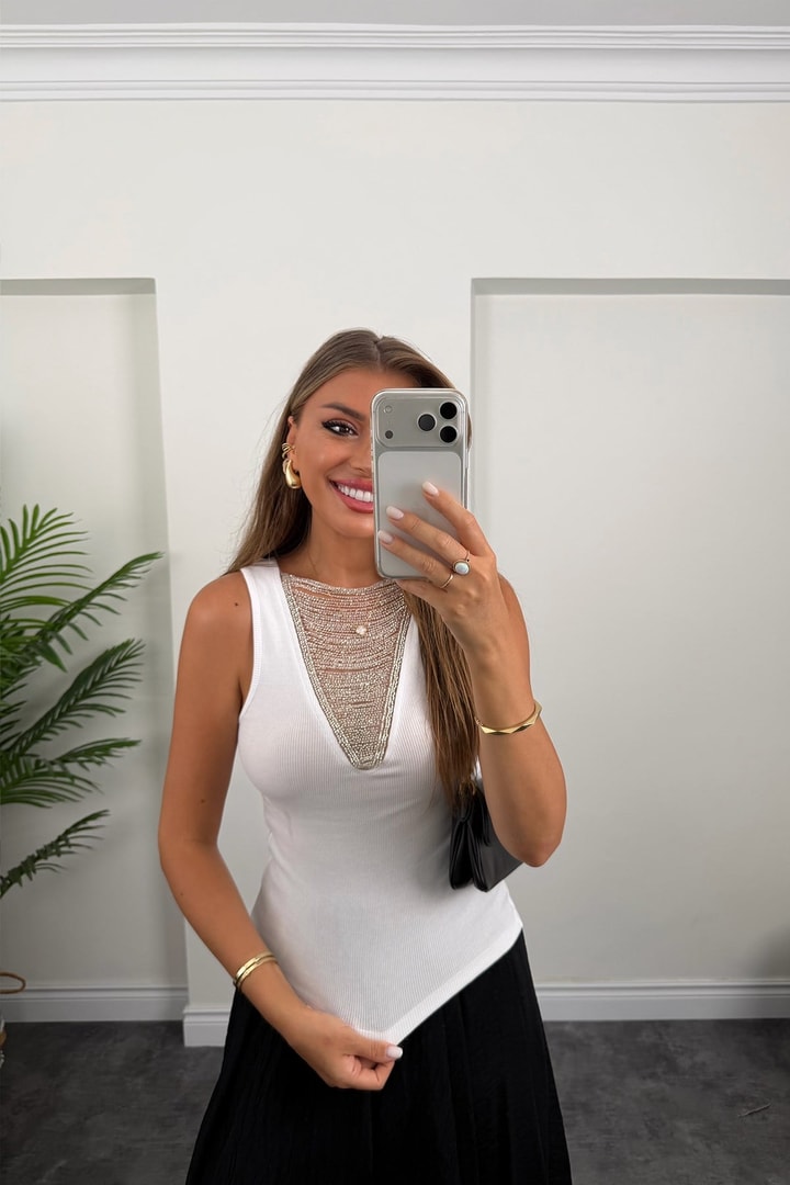 Premium Seri Yakası Boncuklu Tam Pamuklu Likralı Atlet Beyaz