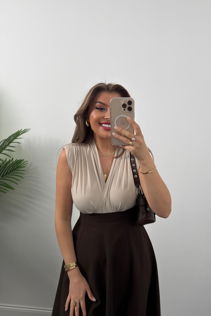 Vatkalı Likralı Sıfır Kol Drapeli Bodysuit Taş