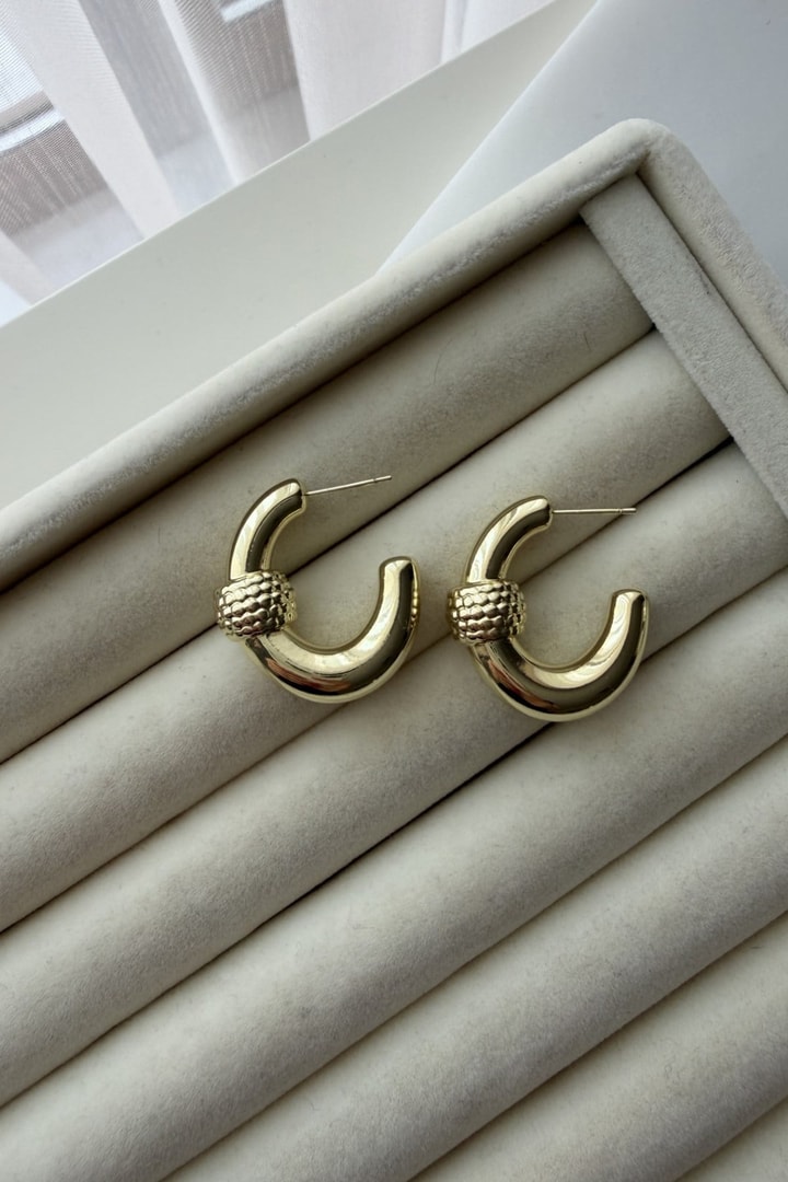 Xupıng Ortası Top Detaylı Oval Boru Küpe