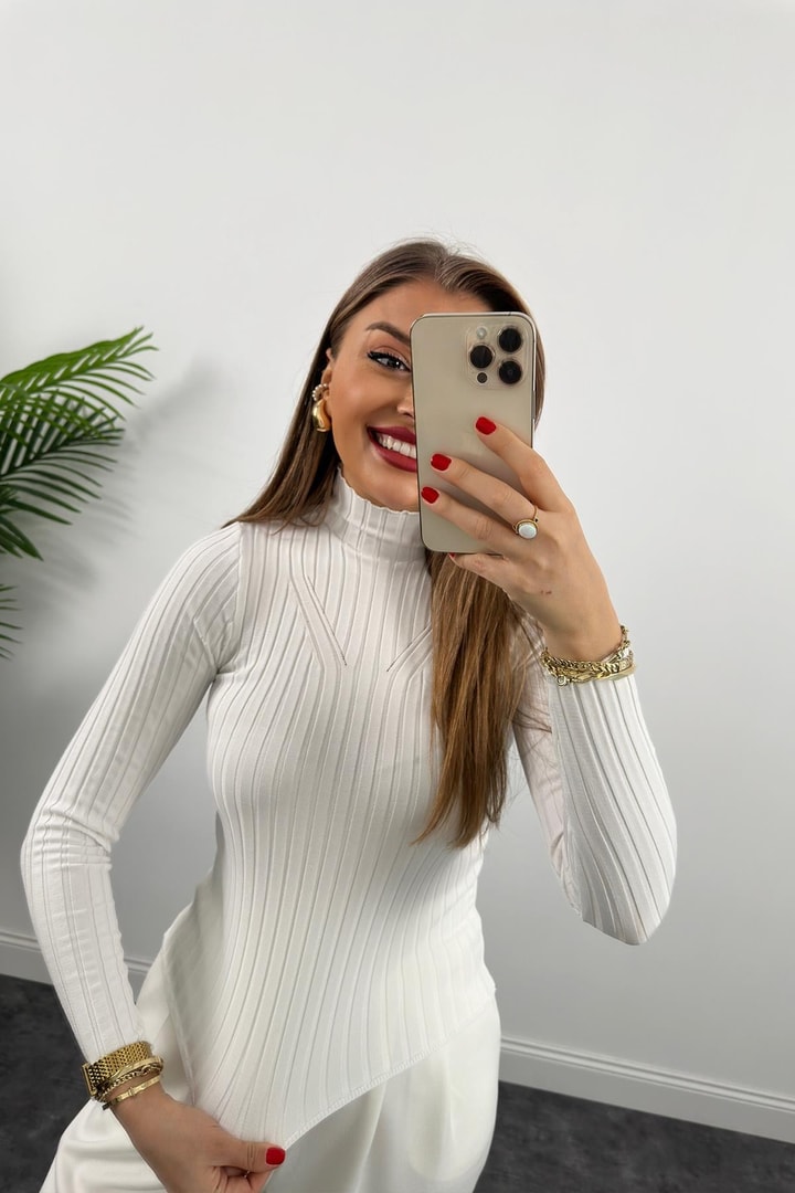 Zra Model Yaka Detaylı Çelik Triko Beyaz