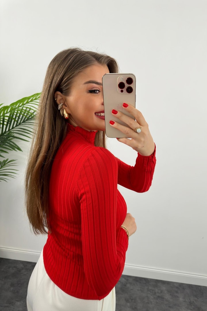 Zra Model Yaka Detaylı Çelik Triko Kırmızı
