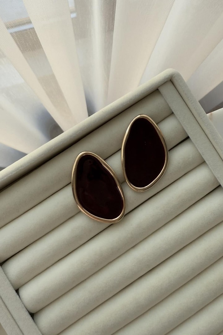 Marka Model Oval Küpe (Bordo)