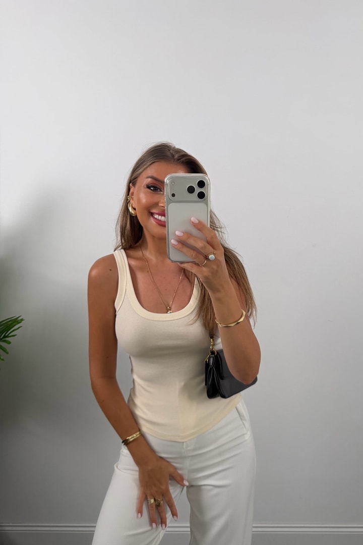 Orjinal Marka Tam Pamuklu U Yaka Basic Atlet Krem