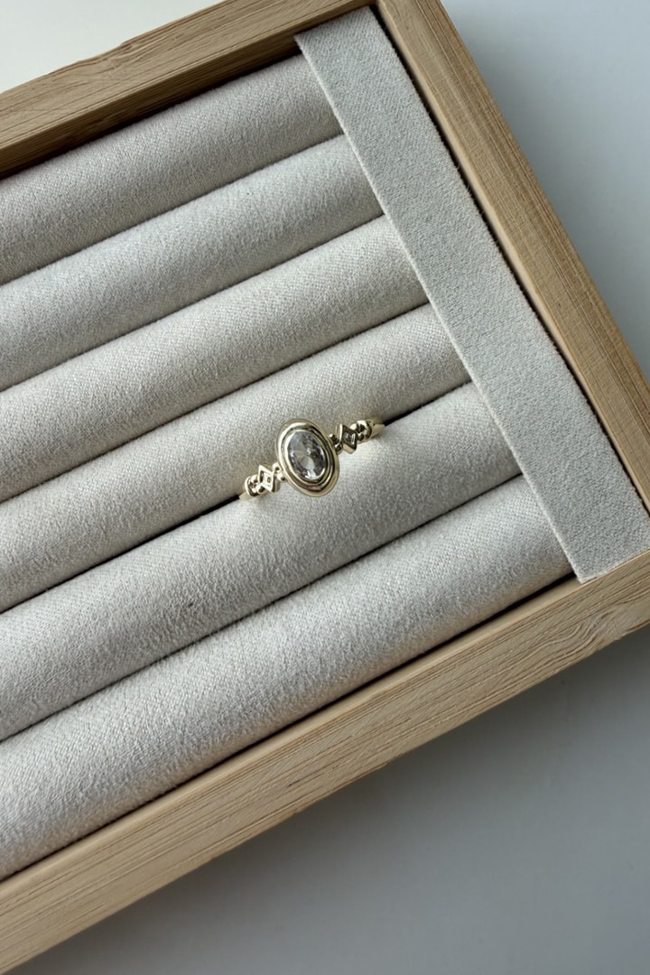 Özel Seri Zirkon Oval Taşlı Yüzük