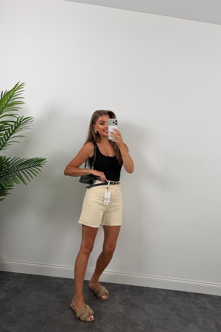 Premium Seri Şehir Boy Yüksek Bel Mom Şort Taş
