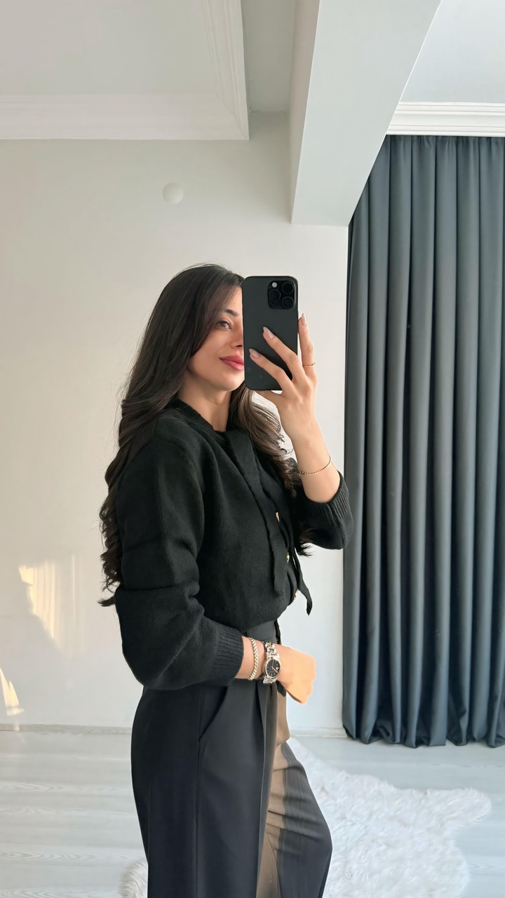 Akra Siyah Melanj Önü Bağlamalı Hırka