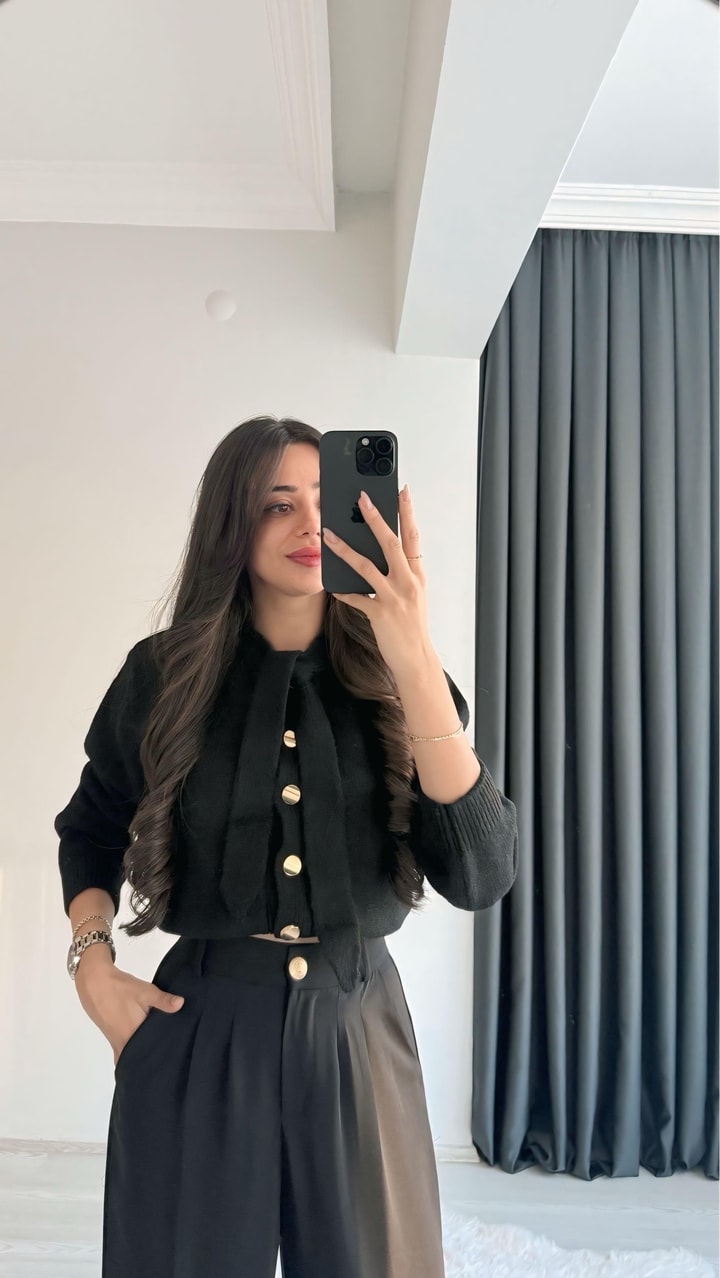 Akra Siyah Melanj Önü Bağlamalı Hırka