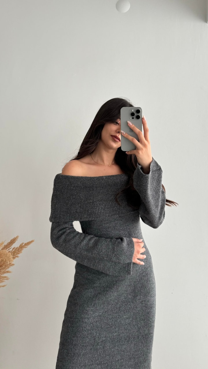 Buklet Madonna Yaka İpek Triko Maxi Antrasit Elbise