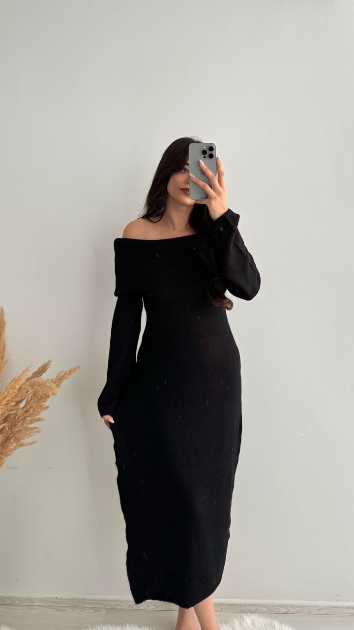 Buklet Madonna Yaka Triko Likralı Maxi Elbise