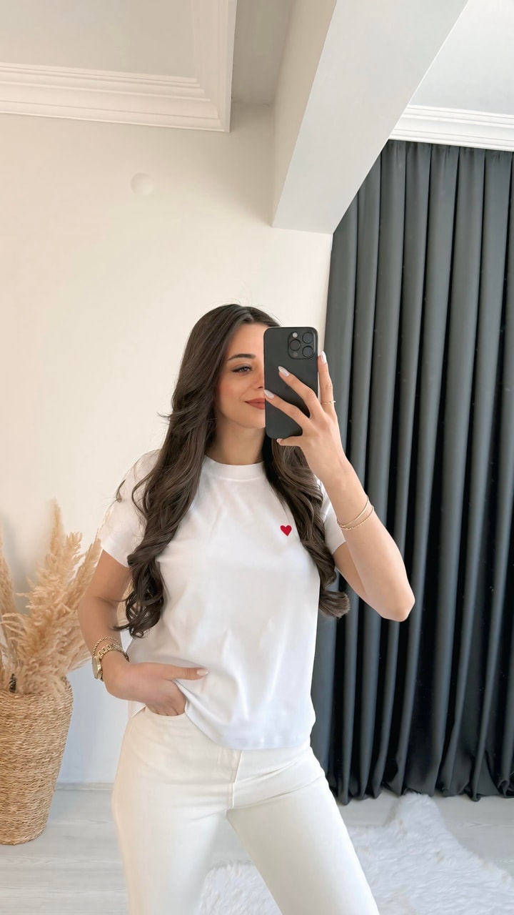 Dimit Dilvin Bisiklet Yaka Kalp İşlemeli Tshirt Beyaz