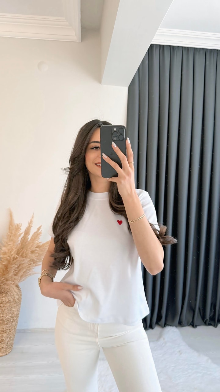 Dimit Dilvin Bisiklet Yaka Kalp İşlemeli Tshirt Beyaz