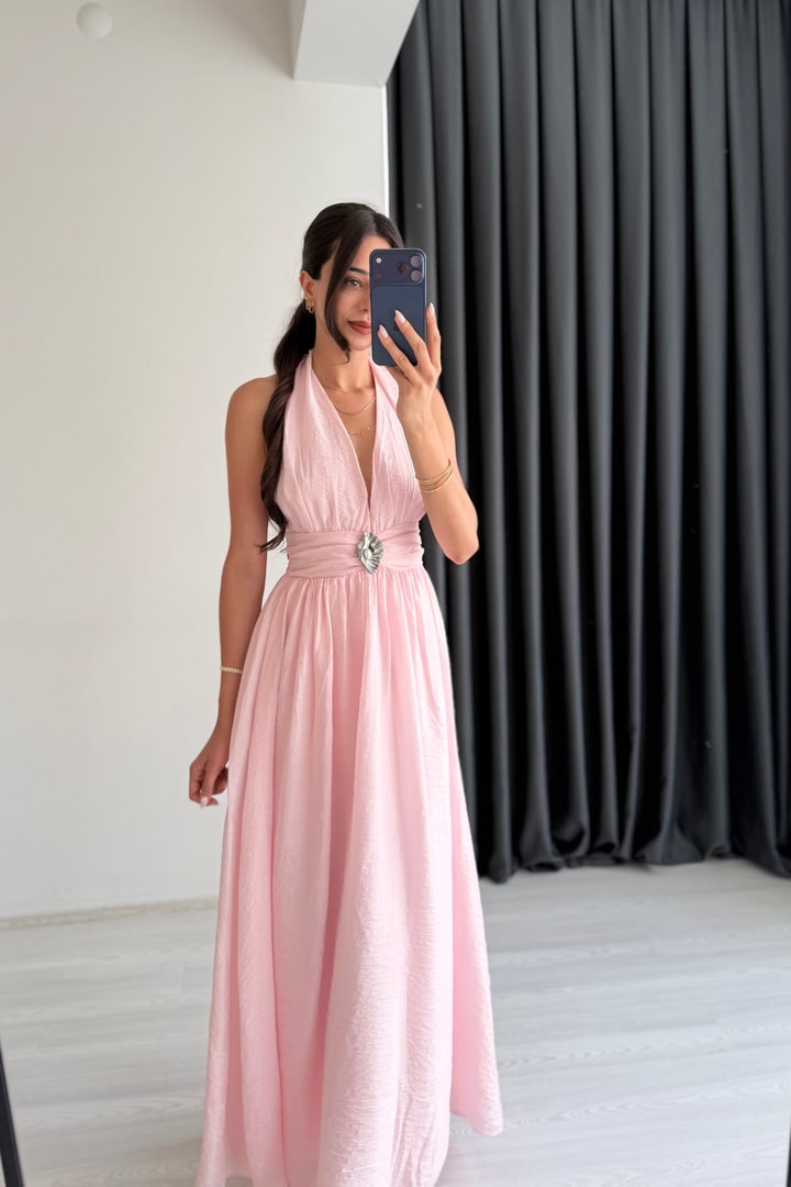Emily Pembe Astarlı Aksesuarlı Elbise