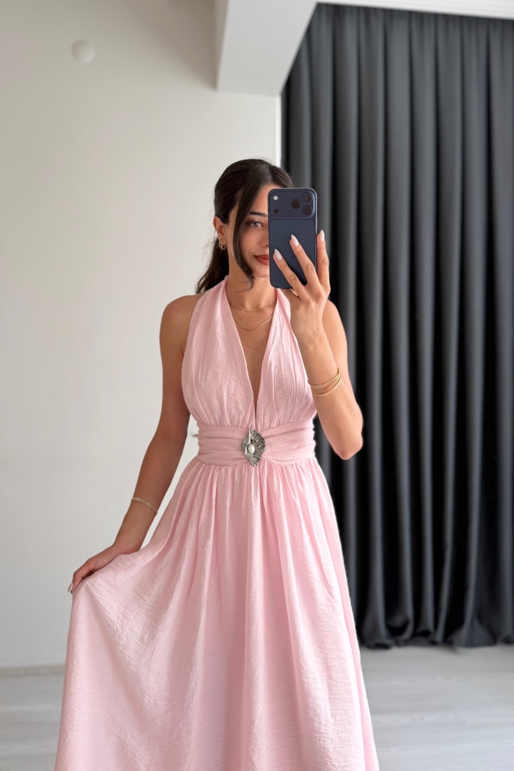 Emily Pembe Astarlı Aksesuarlı Elbise