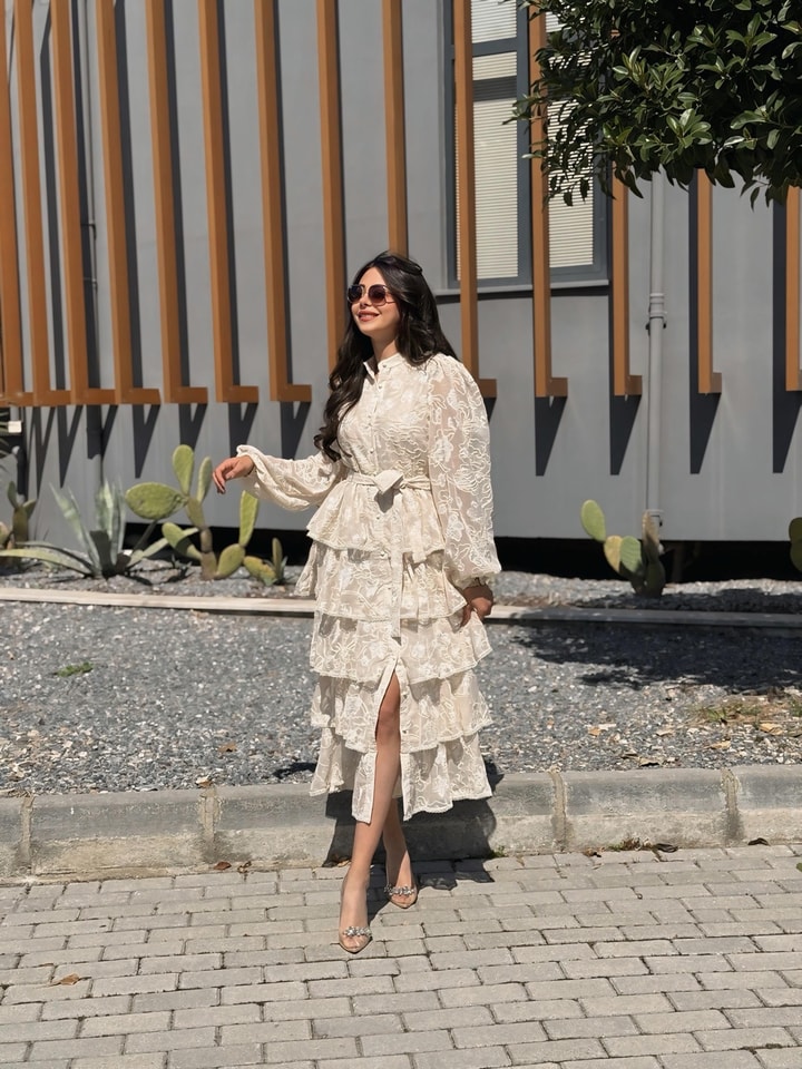 Flore Bej Volanlı Tasarım Elbise