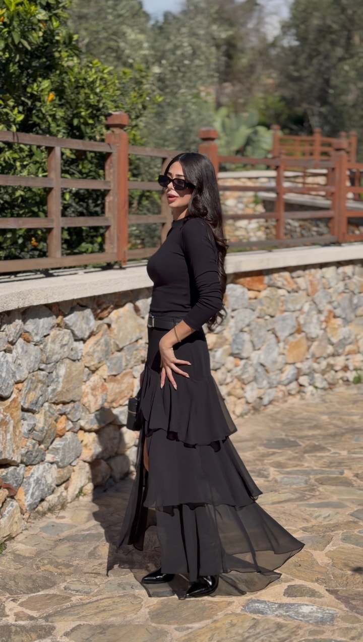 Harle Siyah Fırfırlı Kat Kat Kemerli ETek