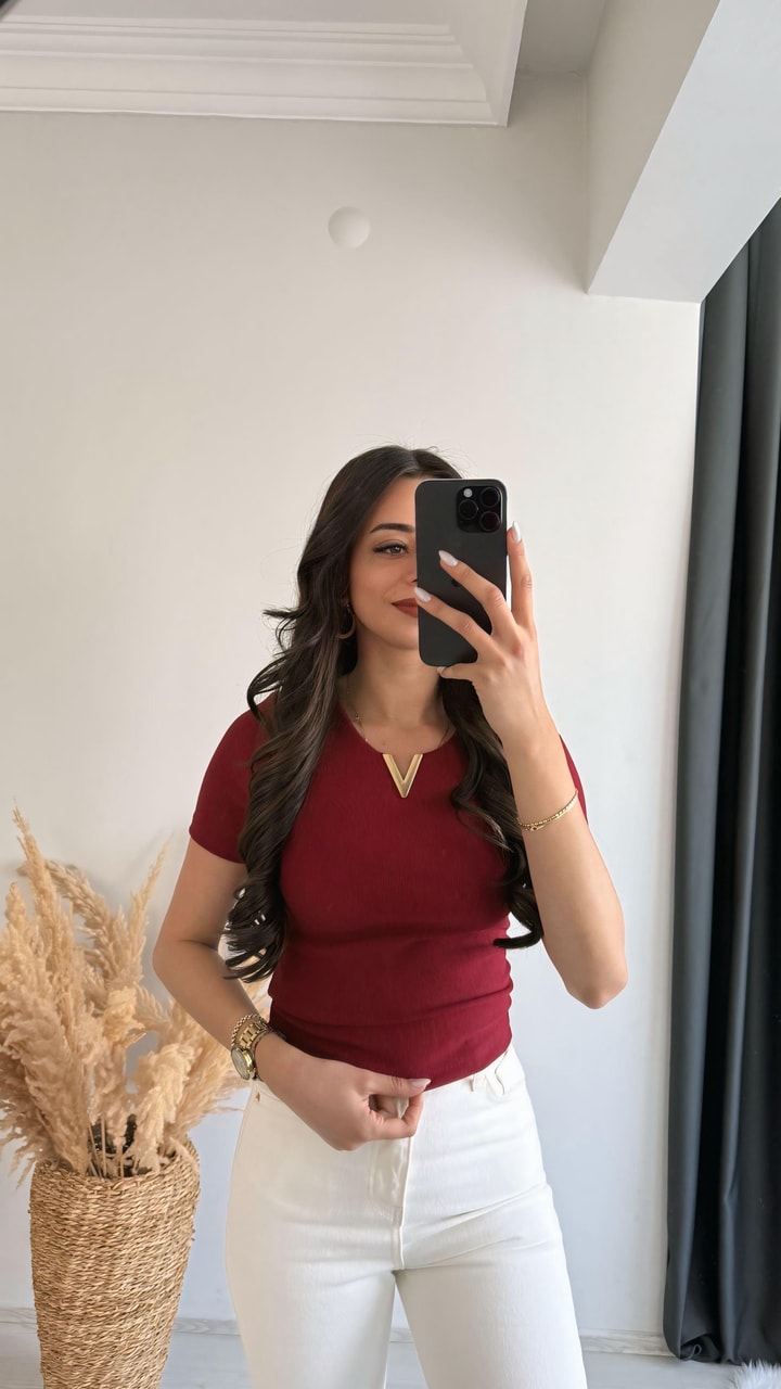 Lixo Metal V Detaylı Likralı Kısa Kol Bluz Bordo