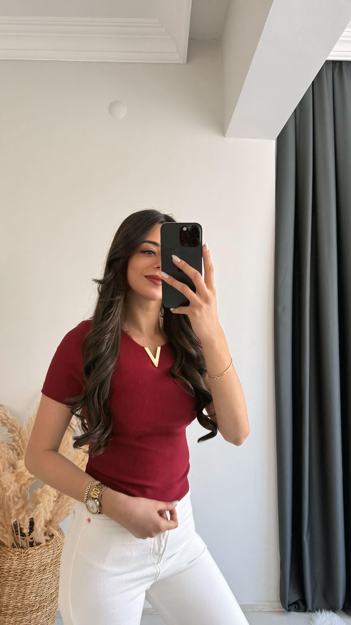 Lixo Metal V Detaylı Likralı Kısa Kol Bluz Bordo